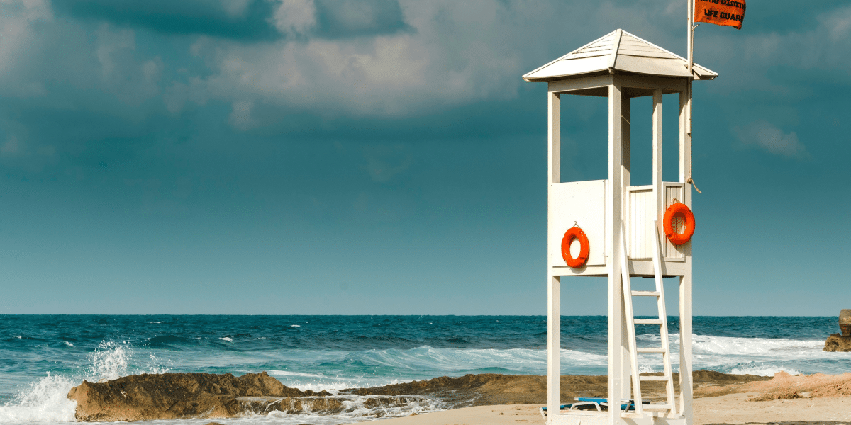 The Commitments and Responsibilities of a Pool Lifeguard for Ensuring Safety