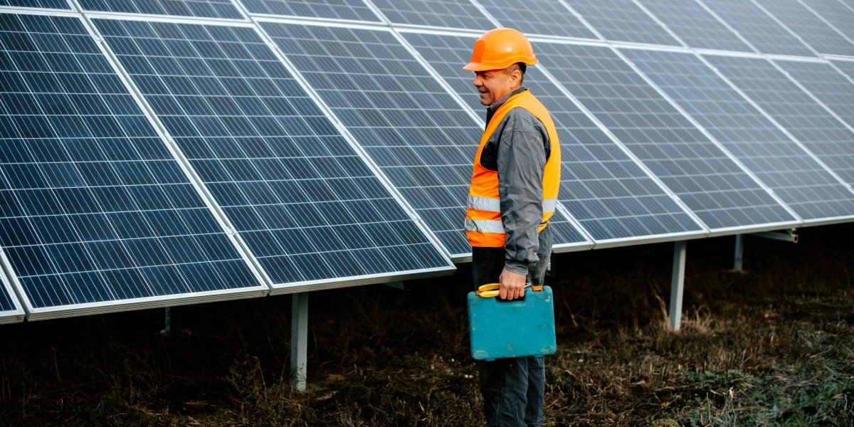 Renewable Energy Investment Hits $600B in 2025 as Clean Power Demand Grows