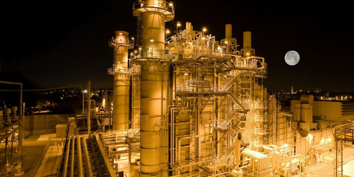 Saudi Aramco Warns Oil Market Won't Normalize Until 2027 if Strait of Hormuz Stays Closed