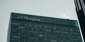 JPMorgan Raises S&P 500 Target to 7,800 What It Means