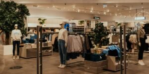 Consumer Spending Rose 0.7% in May K-Shaped Economy Widens