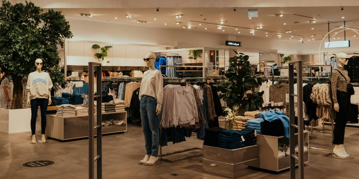 Consumer Spending Rose 0.7% in May K-Shaped Economy Widens