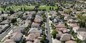 Overpriced Listings in Buyer-Favorable Markets Lose Showings Within Two Weeks
