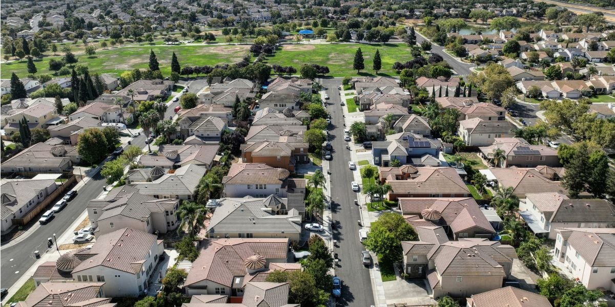 Overpriced Listings in Buyer-Favorable Markets Lose Showings Within Two Weeks