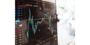 Treasury Yields Fall as July Jobs Report Trims Fed Rate-Hike Odds