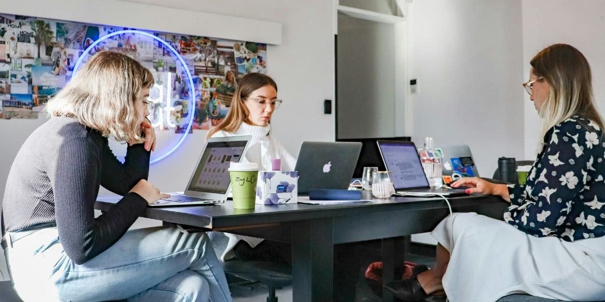 Balancing Risk and Reward in Startup Growth Strategies