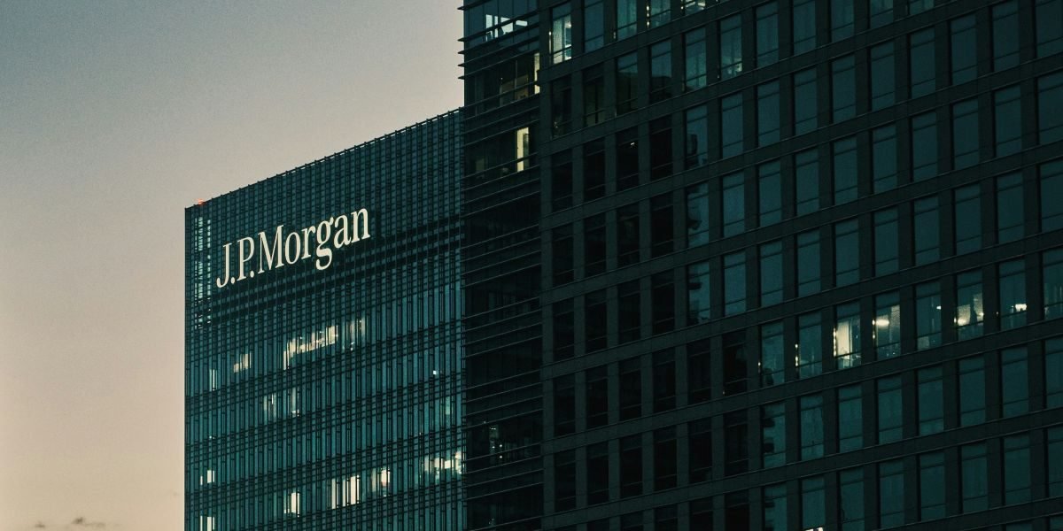 Economic Fault Line Jamie Dimon's Stark Warning on Credit Card Rate Caps and Market Risk